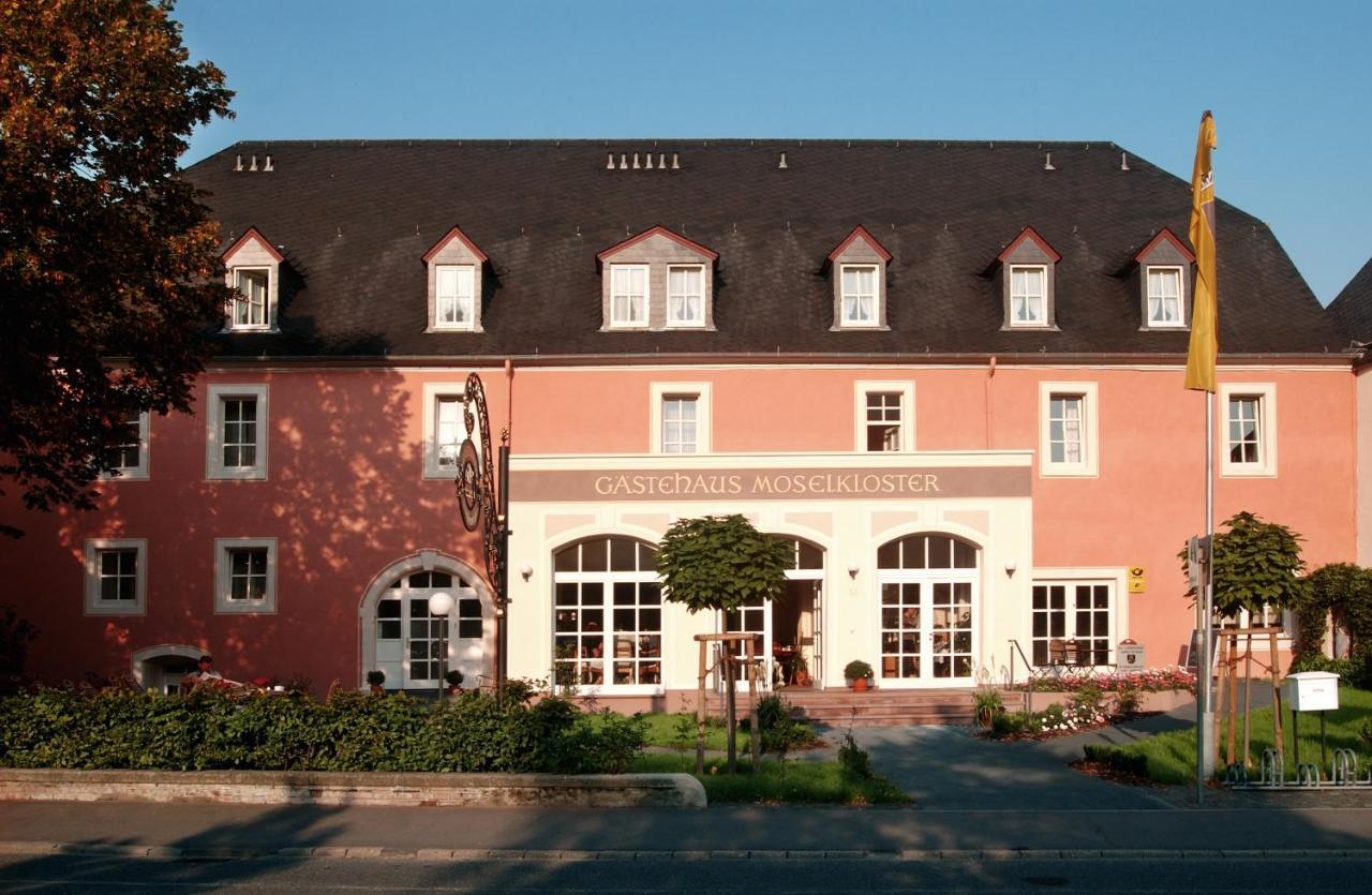 Gaestehaus Moselkloster 特里特海姆 外观 照片